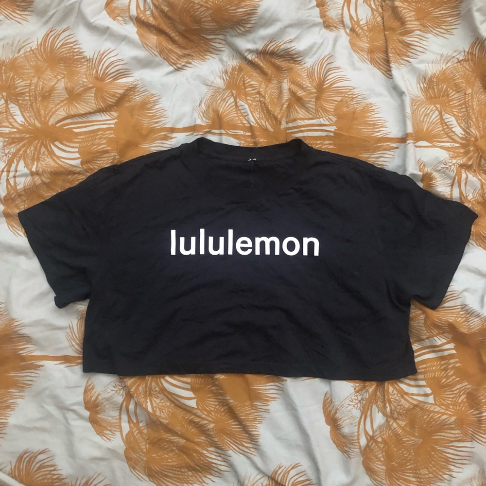 Lululemon All yours cropped tee logo 8